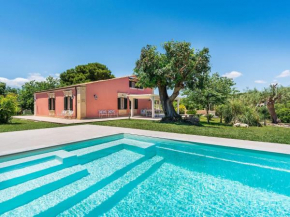 Modern Holiday Home in Fontane Bianche with Terrace, Fontane Bianche